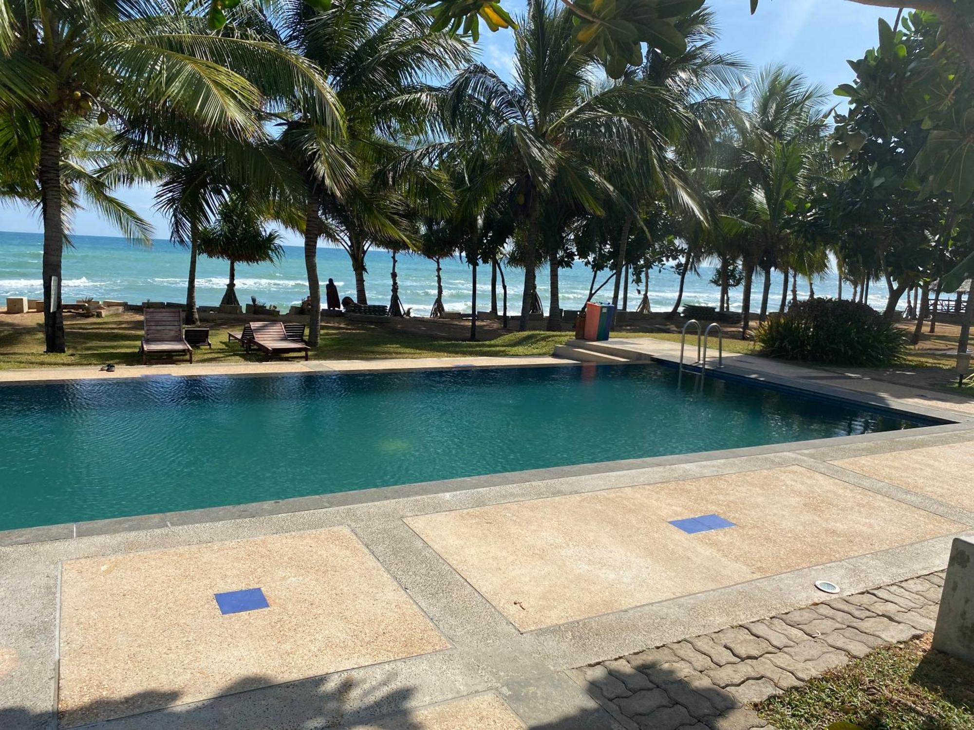 Beach Bliss Trincomalee Exterior photo